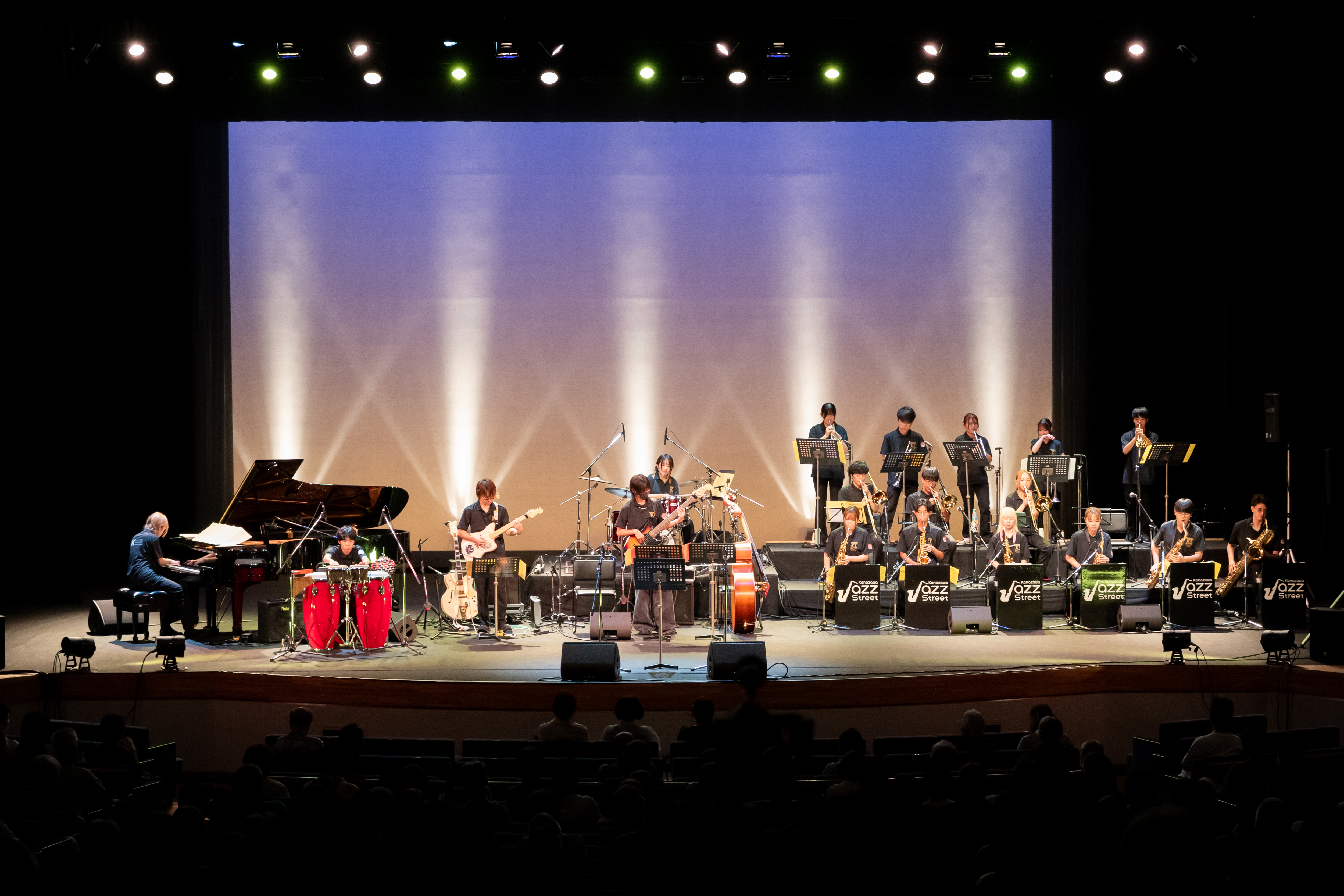 KANAZAWA Swing Jazz Collectiveのステージ全景